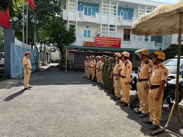Tăng cường đảm bảo giao thông trên địa bàn Thành phố dịp cuối năm- Ảnh 1. Tăng cường đảm bảo giao thông trên địa bàn Thành phố dịp cuối năm- Ảnh 1.