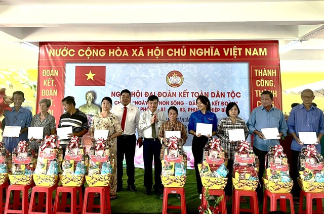 Lan tỏa tinh thần đoàn kết, xây dựng khu dân cư xanh - sạch - nghĩa tình- Ảnh 4.