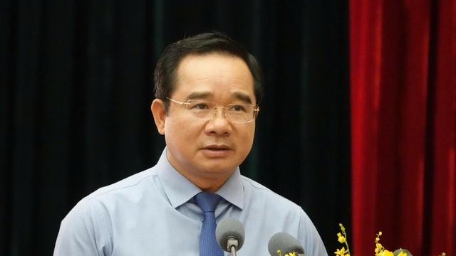 Chủ tịch UBND TPHCM làm Trưởng Ban An toàn giao thông Thành phố- Ảnh 1. Chủ tịch UBND TPHCM làm Trưởng Ban An toàn giao thông Thành phố- Ảnh 1.