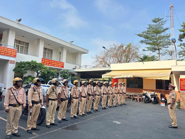 CSGT ra quân cao điểm bảo đảm trật tự, an toàn giao thông- Ảnh 1. CSGT ra quân cao điểm bảo đảm trật tự, an toàn giao thông- Ảnh 1.