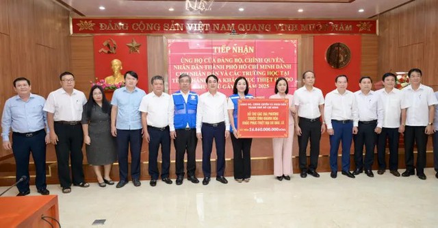 TPHCM tiếp tục hỗ trợ hơn 58 tỷ đồng cho tỉnh Khánh Hòa khắc phục thiệt hại do mưa lũ- Ảnh 1. TPHCM tiếp tục hỗ trợ hơn 58 tỷ đồng cho tỉnh Khánh Hòa khắc phục thiệt hại do mưa lũ- Ảnh 1.