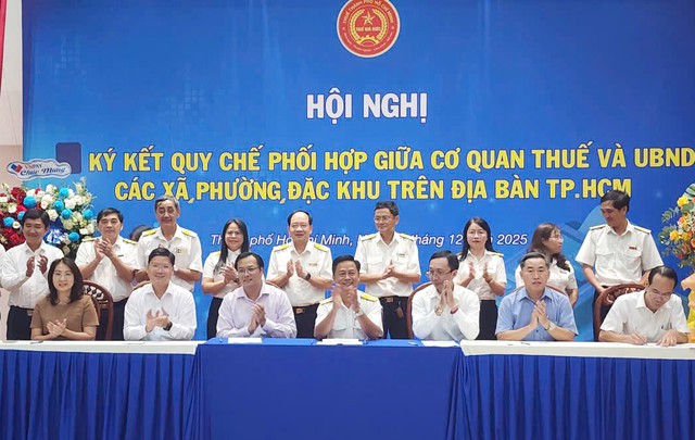 Thuế TPHCM phối hợp xã, phường hỗ trợ hộ kinh doanh chuyển đổi mô hình quản lý thuế- Ảnh 1. Thuế TPHCM phối hợp xã, phường hỗ trợ hộ kinh doanh chuyển đổi mô hình quản lý thuế- Ảnh 1.