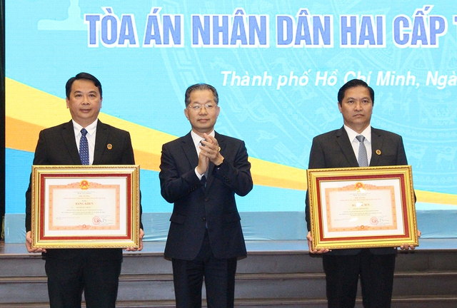 Tòa án nhân dân Thành phố đón nhận Huân chương Lao động hạng Nhất- Ảnh 2.