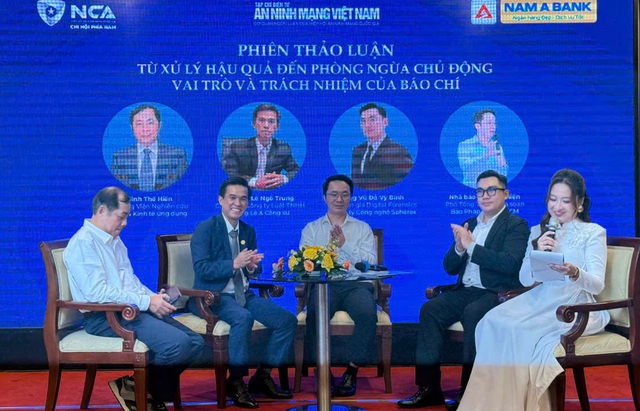 Báo chí góp phần quan trọng trong phòng, chống lừa đảo qua ứng dụng ngân hàng số- Ảnh 1. Báo chí góp phần quan trọng trong phòng, chống lừa đảo qua ứng dụng ngân hàng số- Ảnh 1.