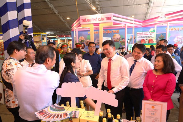 Hơn 3000 sản phẩm OCOP, đặc sản từ khắp cả nước quy tụ về TPHCM- Ảnh 2.