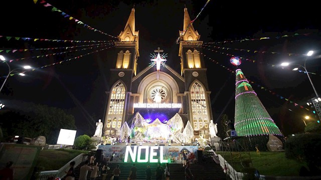 Rộn ràng không khí Giáng sinh tại TPHCM- Ảnh 9.