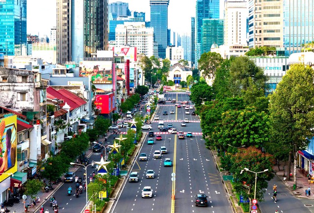 Chỉnh trang mặt tiền đường Lê Lợi- Ảnh 1.