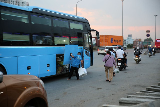 Kỷ nguyên mới không thể tồn tại ‘xe dù, bến cóc’- Ảnh 2.