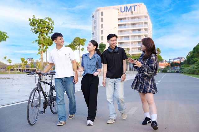 UMT tuyển sinh năm 2025: Học phí ổn định, học bổng toàn khóa- Ảnh 2.