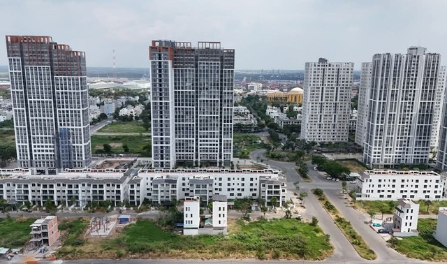 Hơn 63.800 hồ sơ được tháo gỡ để cấp giấy chứng nhận cho người mua nhà- Ảnh 1. Hơn 63.800 hồ sơ được tháo gỡ để cấp giấy chứng nhận cho người mua nhà- Ảnh 1.