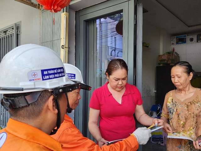 EVNHCMC kêu gọi người dân, doanh nghiệp sử dụng điện tiết kiệm- Ảnh 1. EVNHCMC kêu gọi người dân, doanh nghiệp sử dụng điện tiết kiệm- Ảnh 1.