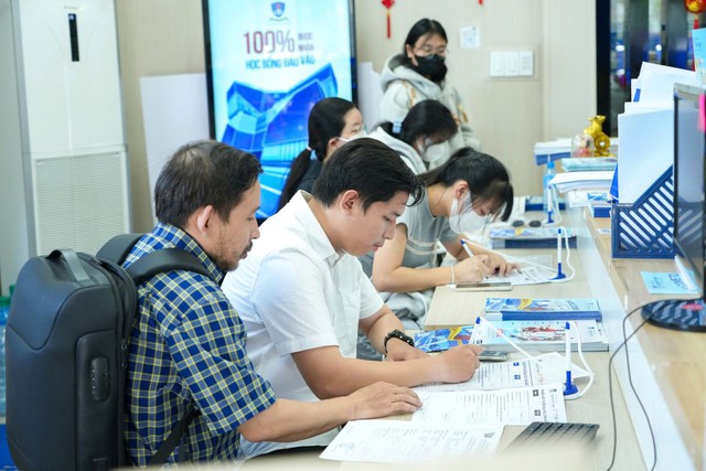 Nhiều trường đại học ở TPHCM đưa ra phương thức tuyển sinh- Ảnh 2. Nhiều trường đại học ở TPHCM đưa ra phương thức tuyển sinh- Ảnh 2.