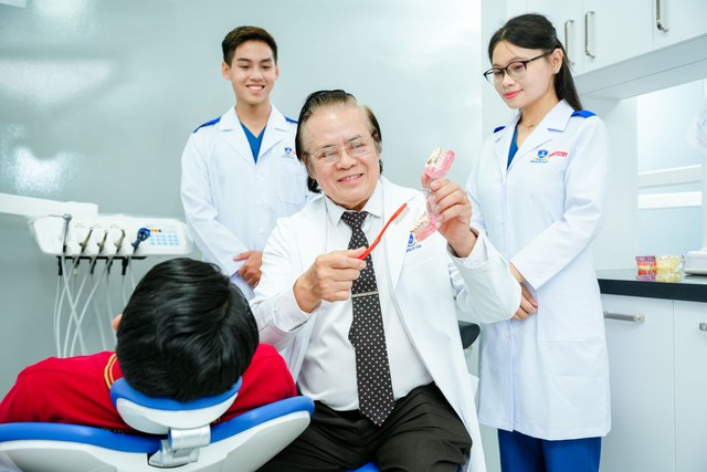 Khối ngành sức khỏe của đại học Nguyễn Tất Thành có điểm chuẩn từ 17 -23 điểm- Ảnh 1.