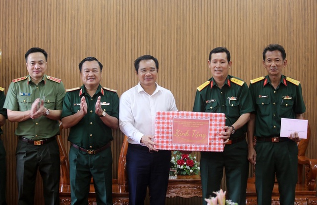 TPHCM trang trọng tổ chức Lễ giỗ Anh hùng liệt sĩ, người dân yêu nước tại Côn Đảo- Ảnh 6.