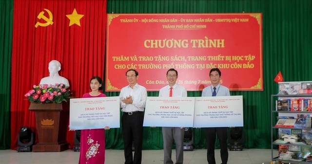 TPHCM trang trọng tổ chức Lễ giỗ Anh hùng liệt sĩ, người dân yêu nước tại Côn Đảo- Ảnh 4.