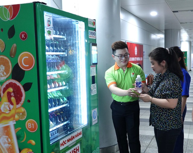 Thí điểm cung ứng hàng hóa, dịch vụ thiết yếu tại các nhà ga tuyến metro số 1- Ảnh 1. Thí điểm cung ứng hàng hóa, dịch vụ thiết yếu tại các nhà ga tuyến metro số 1- Ảnh 1.