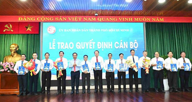Chủ tịch UBND TPHCM bổ nhiệm lãnh đạo 54 đơn vị sự nghiệp công lập- Ảnh 1. Chủ tịch UBND TPHCM bổ nhiệm lãnh đạo 54 đơn vị sự nghiệp công lập- Ảnh 1.