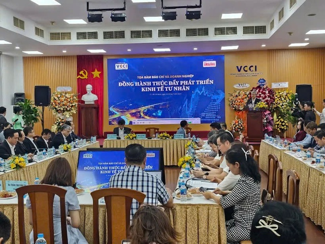 Báo chí và doanh nghiệp: Đồng hành thúc đẩy phát triển kinh tế tư nhân trong kỷ nguyên mới- Ảnh 1. Báo chí và doanh nghiệp: Đồng hành thúc đẩy phát triển kinh tế tư nhân trong kỷ nguyên mới- Ảnh 1.