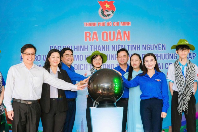 Tuổi trẻ TPHCM ra quân hỗ trợ vận hành mô hình chính quyền hai cấp- Ảnh 1. Tuổi trẻ TPHCM ra quân hỗ trợ vận hành mô hình chính quyền hai cấp- Ảnh 1.
