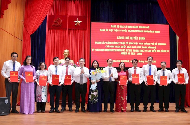 Thành lập Đảng bộ Mặt trận Tổ quốc Việt Nam TPHCM- Ảnh 1.