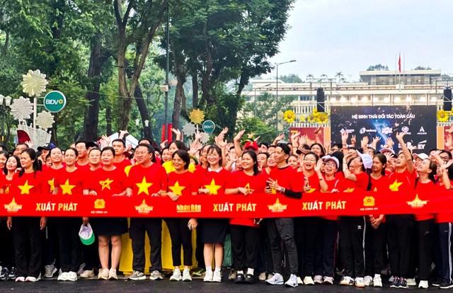 TPHCM hưởng ứng chương trình "Cùng Việt Nam tiến bước"- Ảnh 1. TPHCM hưởng ứng chương trình "Cùng Việt Nam tiến bước"- Ảnh 1.