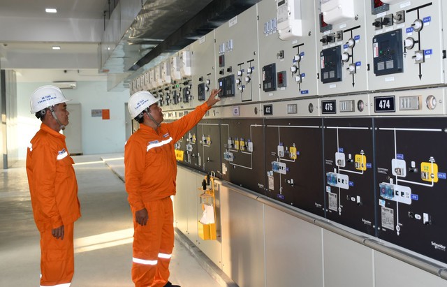EVNHCMC: Đảm bảo nguồn điện an toàn ổn định phục vụ các hoạt động kỹ niệm ngày Lễ Quốc khánh- Ảnh 1. EVNHCMC: Đảm bảo nguồn điện an toàn ổn định phục vụ các hoạt động kỹ niệm ngày Lễ Quốc khánh- Ảnh 1.