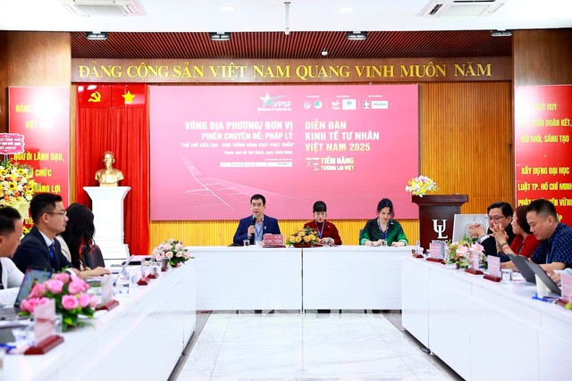 Thể chế pháp lý đóng vai trò kiến tạo giúp DN phát triển bền vững- Ảnh 1. Thể chế pháp lý đóng vai trò kiến tạo giúp DN phát triển bền vững- Ảnh 1.