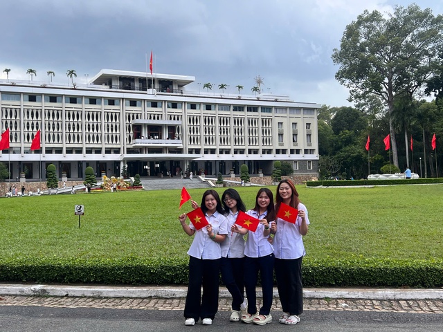 TPHCM rực rỡ sắc cờ, chào mừng 80 năm Cách mạng tháng Tám và Quốc khánh 2/9- Ảnh 7. TPHCM rực rỡ sắc cờ, chào mừng 80 năm Cách mạng tháng Tám và Quốc khánh 2/9- Ảnh 7.