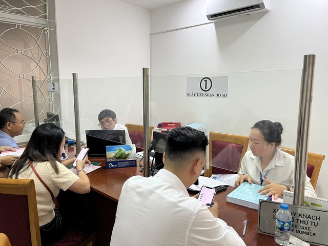 Đẩy mạnh cắt giảm ít nhất 30% thời gian giải quyết các thủ tục hành chính- Ảnh 1.