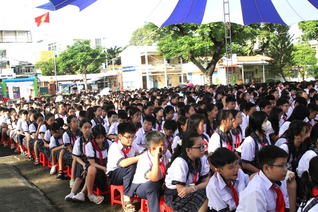 Các trường không tan học trước 16h - Ảnh 1. Các trường không tan học trước 16h - Ảnh 1.