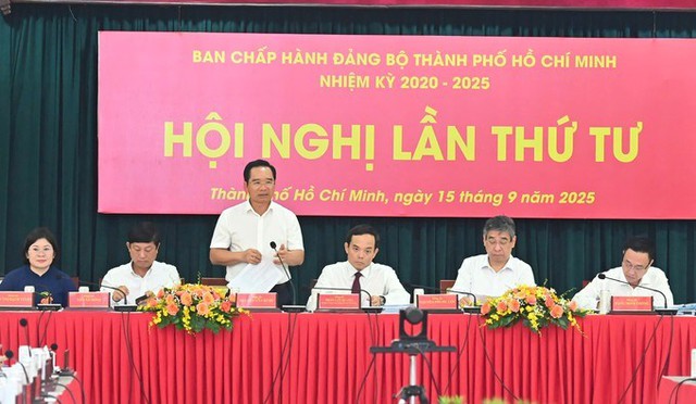 Lãnh đạo phải bám sát địa bàn, thường xuyên đi cơ sở để nắm tình hình- Ảnh 1. Lãnh đạo phải bám sát địa bàn, thường xuyên đi cơ sở để nắm tình hình- Ảnh 1.