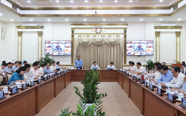 Lãnh đạo Thành phố họp với 168 phường, xã bàn giải pháp thúc đẩy đầu tư công- Ảnh 2.