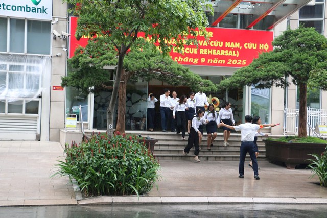 Hơn 1.500 người tham gia  diễn tập chữa cháy, cứu nạn cứu hộ tại nhà cao tầng- Ảnh 2.
