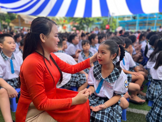 Các em học sinh TPHCM vui mừng khai giảng năm học mới- Ảnh 6. Các em học sinh TPHCM vui mừng khai giảng năm học mới- Ảnh 6.