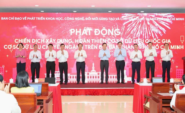 TPHCM chuyển đổi mạnh mẽ trong phát triển khoa học công nghệ, chuyển đổi số và cải cách quản trị- Ảnh 1. TPHCM chuyển đổi mạnh mẽ trong phát triển khoa học công nghệ, chuyển đổi số và cải cách quản trị- Ảnh 1.