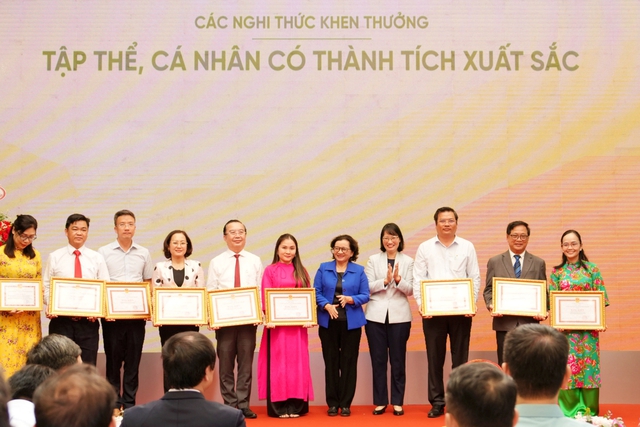 Đường sách TPHCM biểu tượng sinh động của tri thức và các giá trị nhân văn- Ảnh 4.