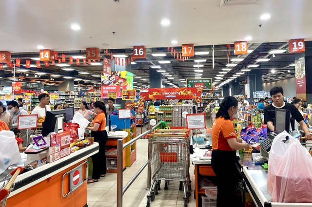 Kinh tế TPHCM tăng tốc, quý III đạt gần 10%- Ảnh 1. Kinh tế TPHCM tăng tốc, quý III đạt gần 10%- Ảnh 1.