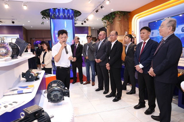 Khai mạc Tuần lễ kết nối giao thương, giới thiệu sản phẩm cơ khí, điện và công nghệ số- Ảnh 2. Khai mạc Tuần lễ kết nối giao thương, giới thiệu sản phẩm cơ khí, điện và công nghệ số- Ảnh 2.