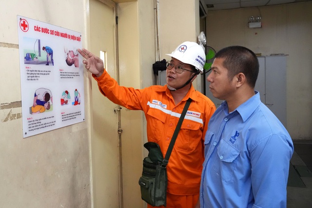 EVNHCMC hướng dẫn cách phòng tránh điện giật khi ngập nước- Ảnh 1. EVNHCMC hướng dẫn cách phòng tránh điện giật khi ngập nước- Ảnh 1.