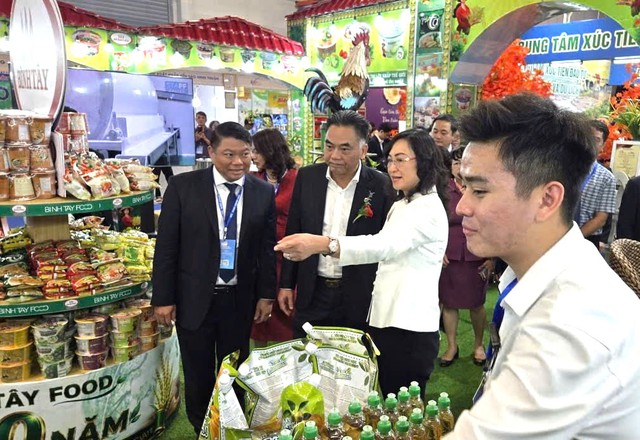 Khai mạc Hội chợ Hàng Việt Nam tiêu biểu xuất khẩu năm 2026- Ảnh 1. Khai mạc Hội chợ Hàng Việt Nam tiêu biểu xuất khẩu năm 2026- Ảnh 1.