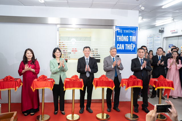 Đưa vào hoạt động hệ thống thông tim can thiệp hiện đại hàng đầu khu vực phía Nam- Ảnh 1. Đưa vào hoạt động hệ thống thông tim can thiệp hiện đại hàng đầu khu vực phía Nam- Ảnh 1.