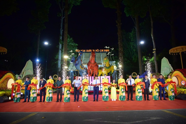 Khai mạc Hội hoa xuân Tao Đàn lần thứ 46- Ảnh 1. Khai mạc Hội hoa xuân Tao Đàn lần thứ 46- Ảnh 1.