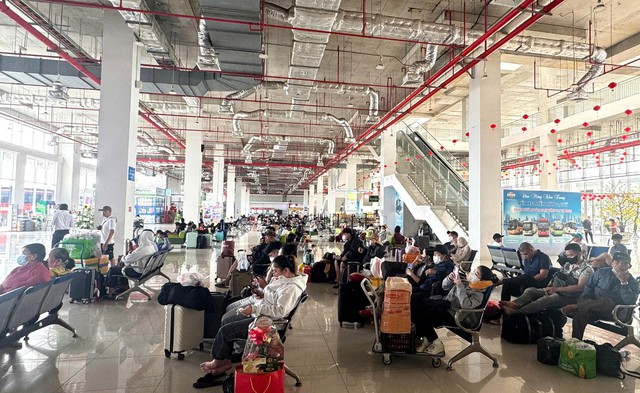 Các bến xe, sân bay trên địa bàn ghi nhận lượng hành khách tăng kỷ lục- Ảnh 2. Các bến xe, sân bay trên địa bàn ghi nhận lượng hành khách tăng kỷ lục- Ảnh 2.