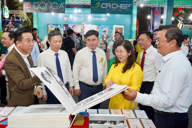 Lễ hội Đường sách Tết Bính Ngọ 2026: Điểm hẹn văn hóa đầu năm của TPHCM- Ảnh 3. Lễ hội Đường sách Tết Bính Ngọ 2026: Điểm hẹn văn hóa đầu năm của TPHCM- Ảnh 3.