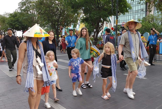 Du lịch TPHCM “ vào nhịp” tăng tốc từ đầu năm- Ảnh 2.