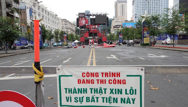 Chủ tịch UBND TPHCM chỉ đạo không tổ chức sự kiện tại đường Lê Lợi để giảm kẹt xe, tiếng ồn- Ảnh 2.