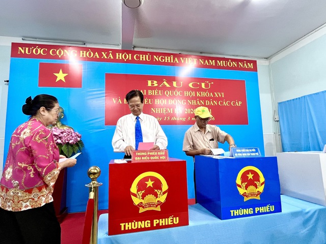 Hàng triệu cử tri TPHCM nô nức đi bầu cử sáng 15/3- Ảnh 5.