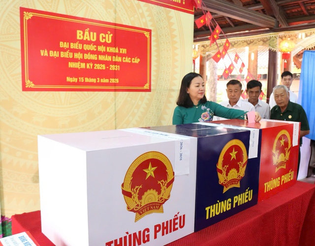 Hàng triệu cử tri TPHCM nô nức đi bầu cử sáng 15/3- Ảnh 10.