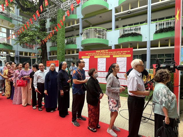 Hàng triệu cử tri TPHCM nô nức đi bầu cử sáng 15/3- Ảnh 6.