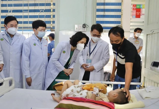 Dịch tay chân miệng tại TPHCM tăng cao, Bộ Y tế yêu cầu tăng cường giám sát, phát hiện sớm - Ảnh 1.